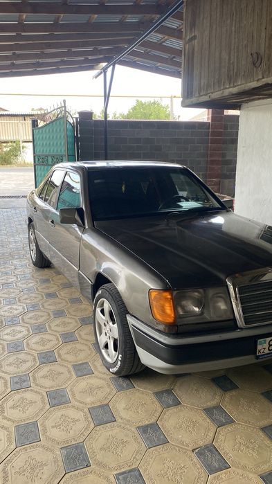 Mercedes W124 230 E