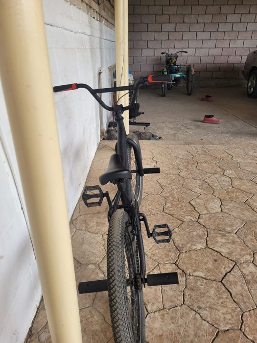 Продаю BMX велосипед чёрный