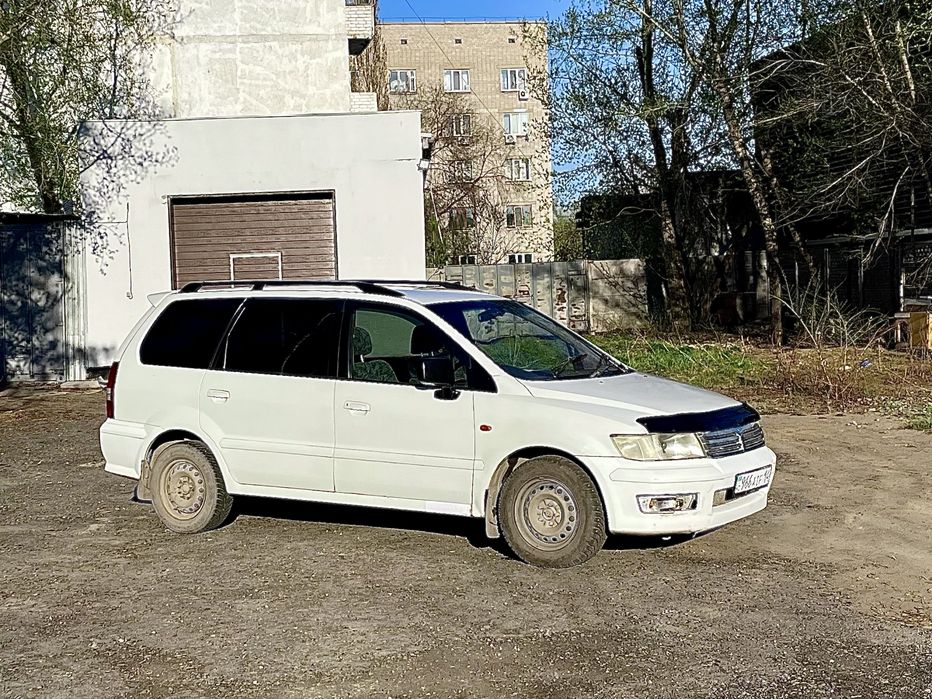 Mitsubishi Chariot
