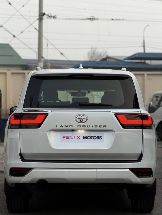 Toyota Land Cruiser LC300