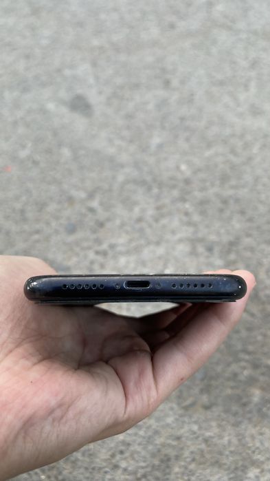 Iphone Xr в хорошем состоянии