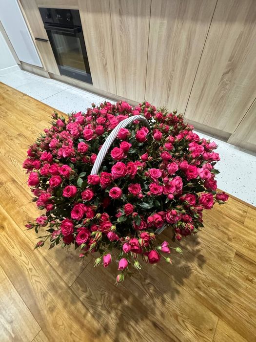 Роскошные кустовые розы