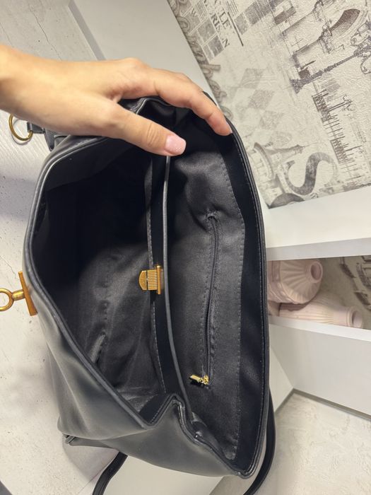 сумка в идеальном состоянии черная модная