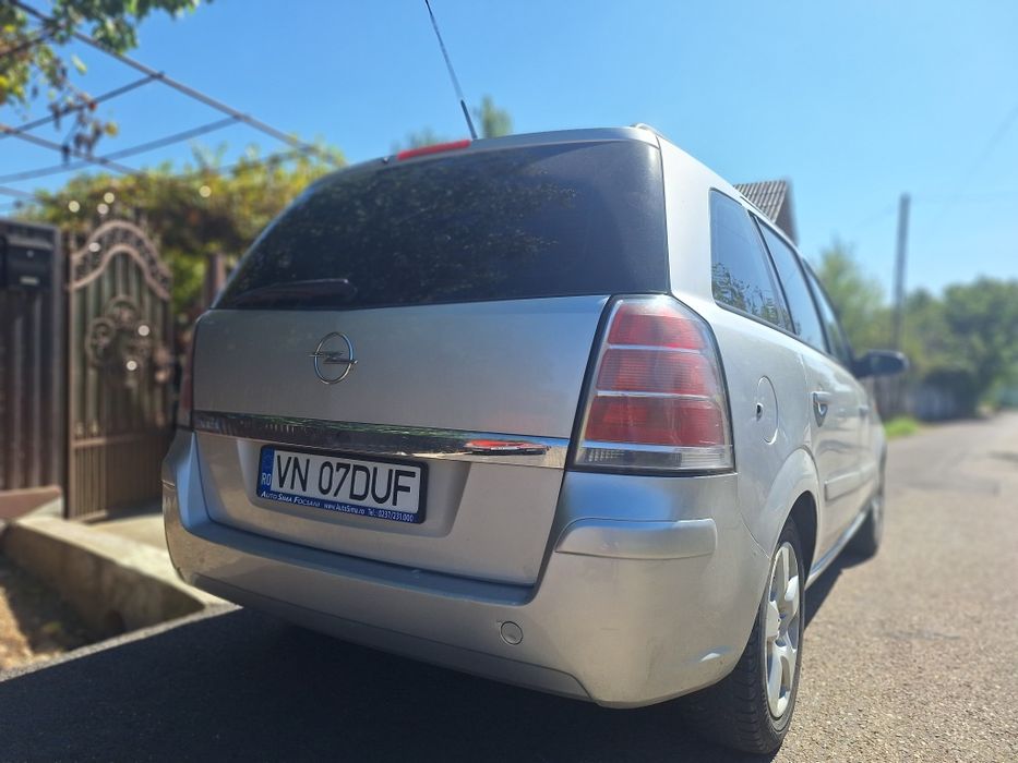 Opel Zafira B.  1.6 benzină