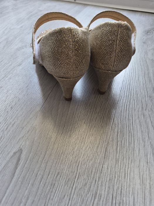 Pantofi cu toc fete