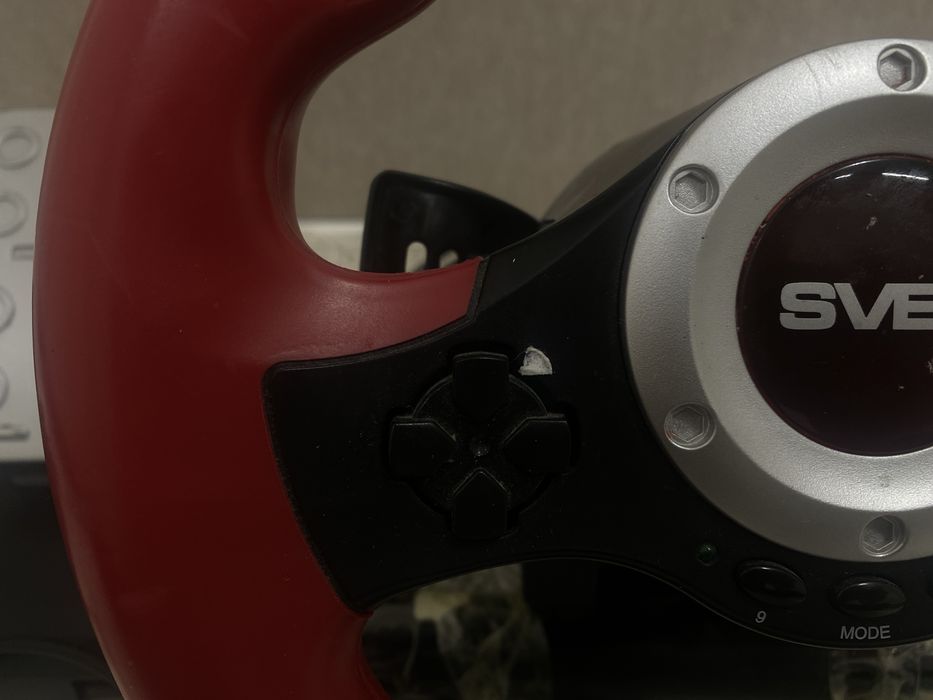 Игровой руль SVEN с педалями