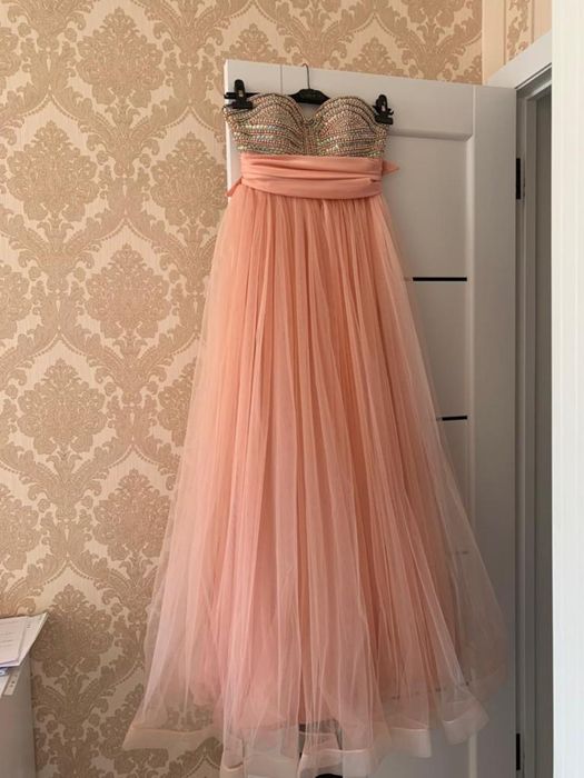 Платье вечернее