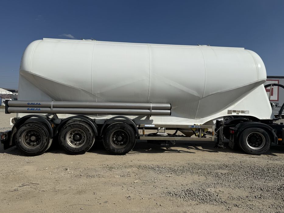 Vand ansamblu cimentruc ( cap tractor + cisterna)