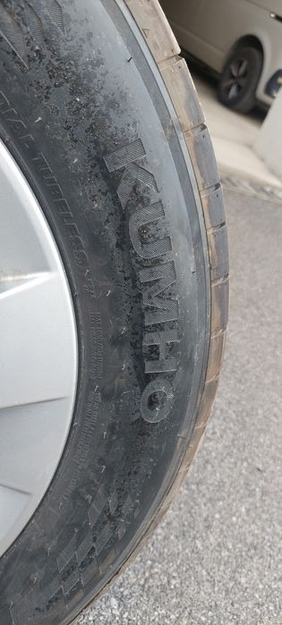 Продавам чисто нови джанти с гуми оригинални за Шкода