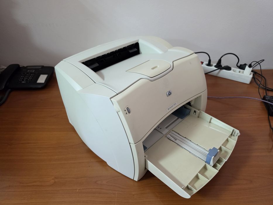 принтер HP LaserJet 1300