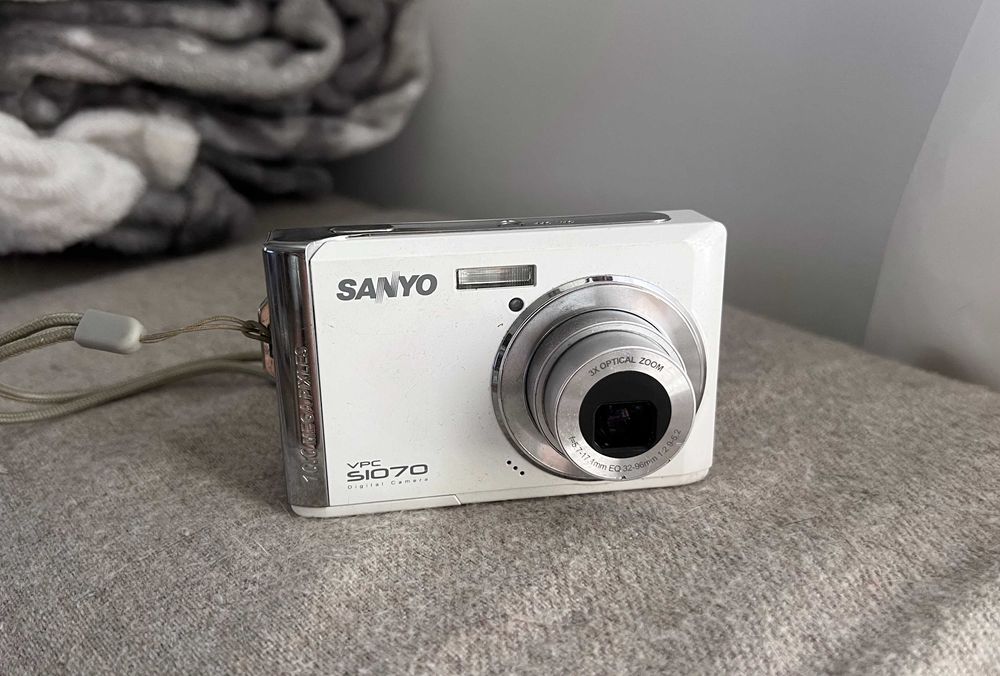 Aparat foto digital Sanyo VPC-S1070EX 10MP compact defect pentru piese