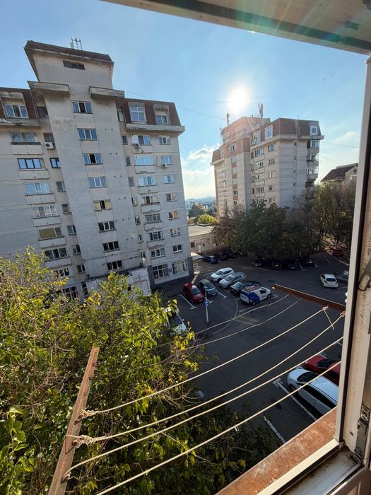 Închiriez garsonieră,zona Lăpuș