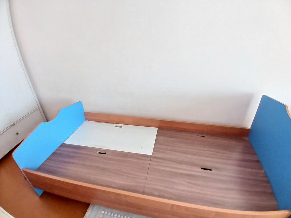 Продам кровать с матрасом