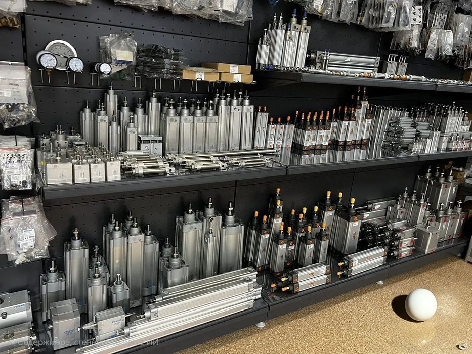 Пневмоцилиндр, распределитель воздуха, фитинг, пневмопривод.