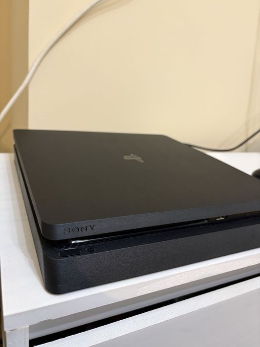 Ps4 slim in stare perfecta de functionare