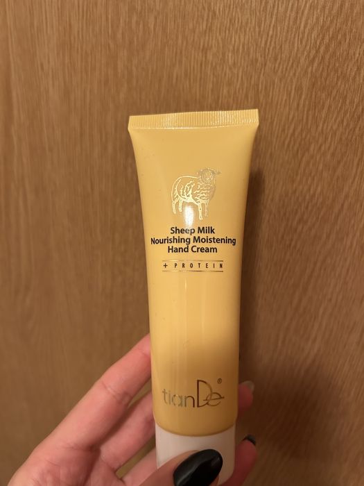 TianDe Подхранващ хидратиращ крем за ръце с овче мляко