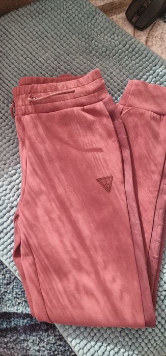 Спортивный костюм GUESS б/у для девочки