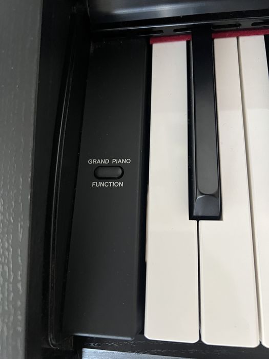 Pian digital Yamaha Arius YDP-103 de vânzare – stare foarte bună