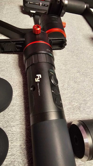 Set gimbal profesional Feiyu Tech cu stabilizare pe 3 axe