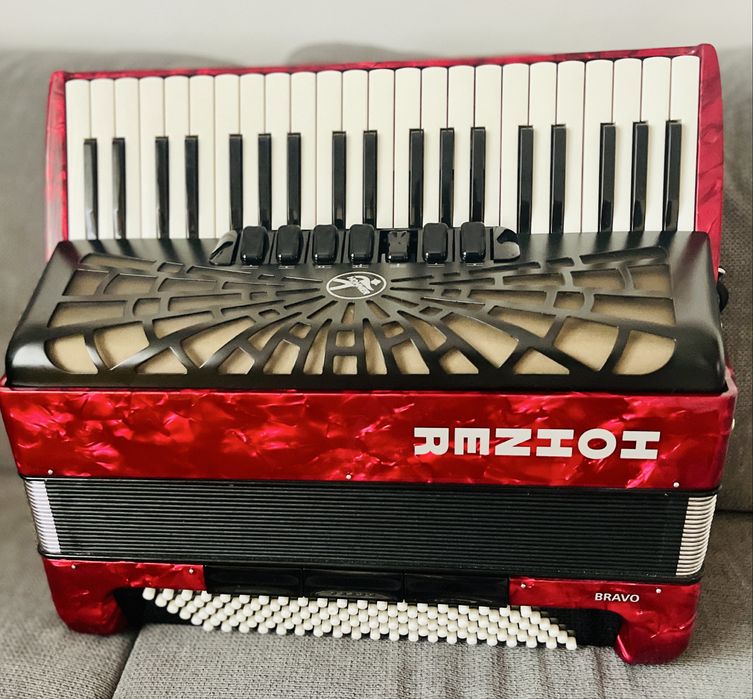 Acordeon Hohner Bravo iii, 120 basi !
