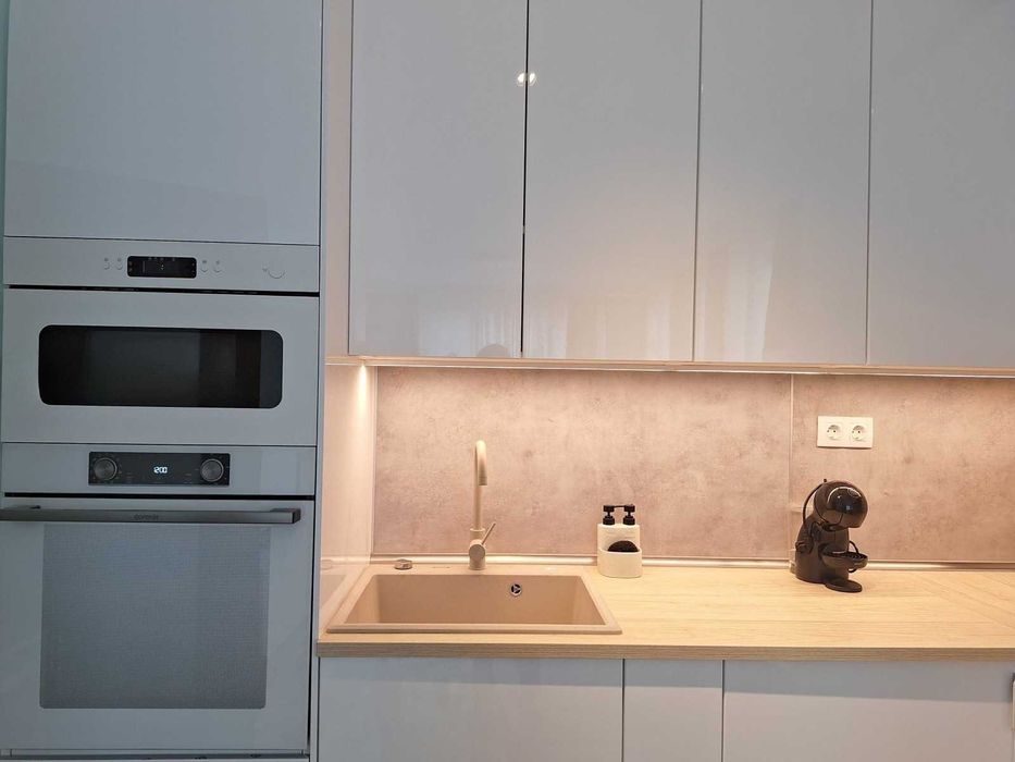 Дава се под наем Двустаен апартамент в София, Младост 4 - 60 кв.м за 518.67 € - Снимка #2