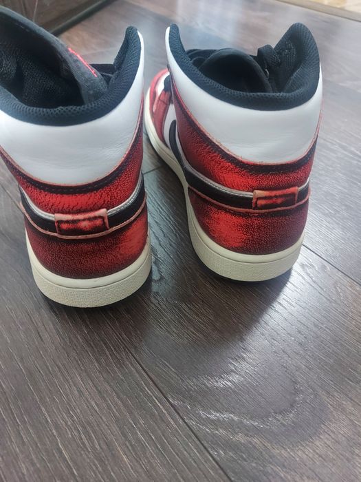 Air Jordan 1 Mid SE Wear-Away Chicago