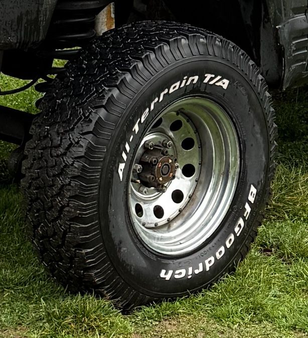 Vand jante cu cauciucuri noi 31