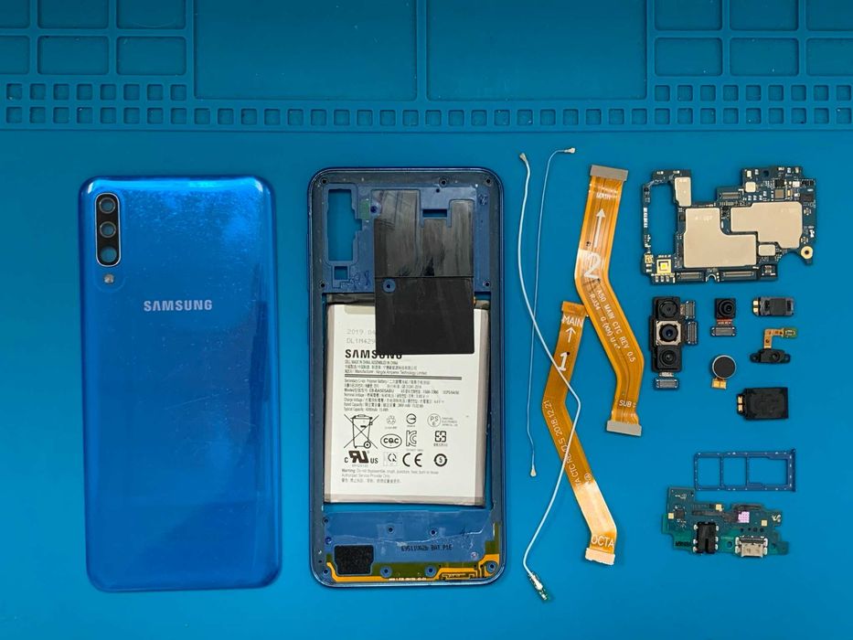 Samsung Galaxy A50 на части