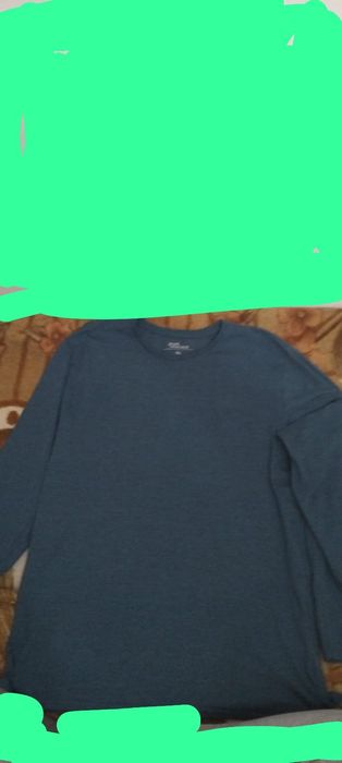 Vând bluza nou in stare bună