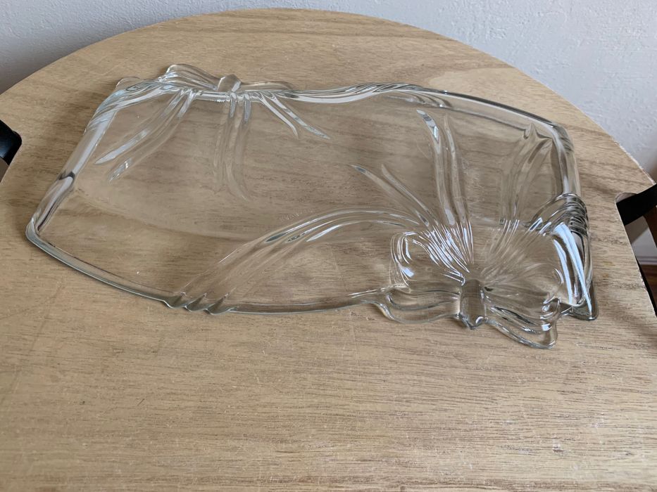 Стъклен комплект 6 бр купички за ядки и 4 бр плата