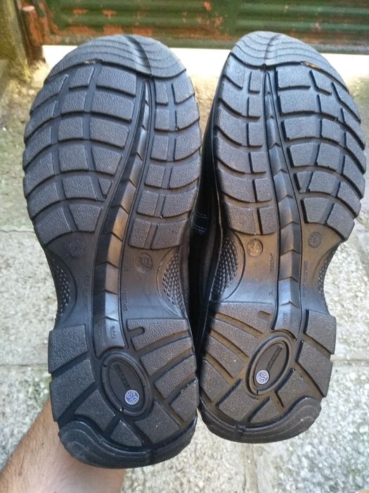 Защитни обувки-нови