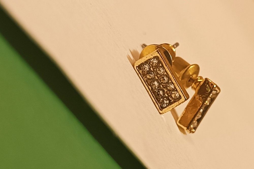 Два чифта кристални обеци