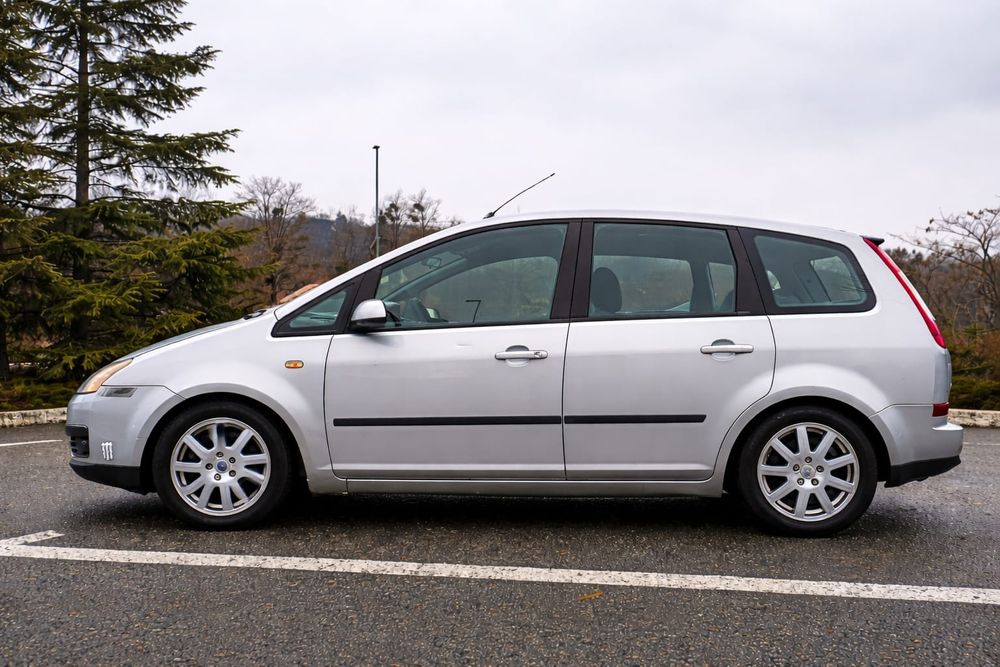Ford Focus C-Max 1.6 TDCi – 116 CP – 2006 – 1.400 € Negociabil