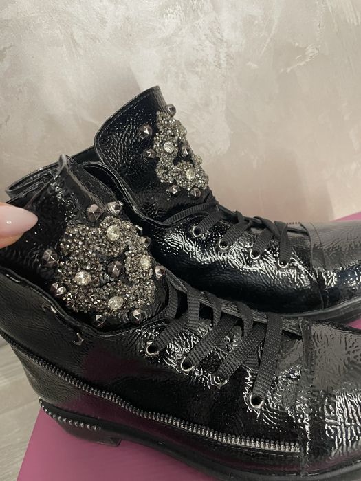 Дамски боти номер 39