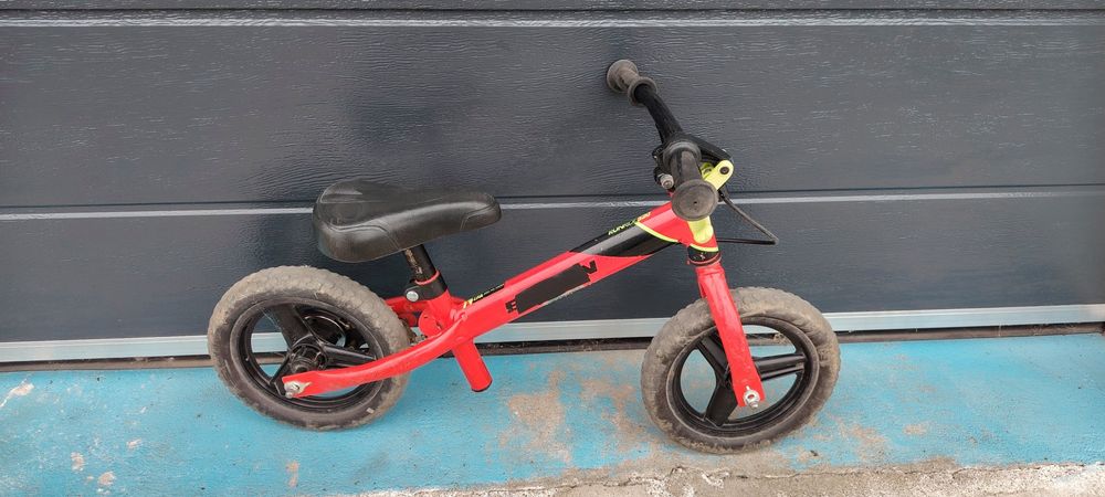 Bicicleta de echilibru cu frana spate