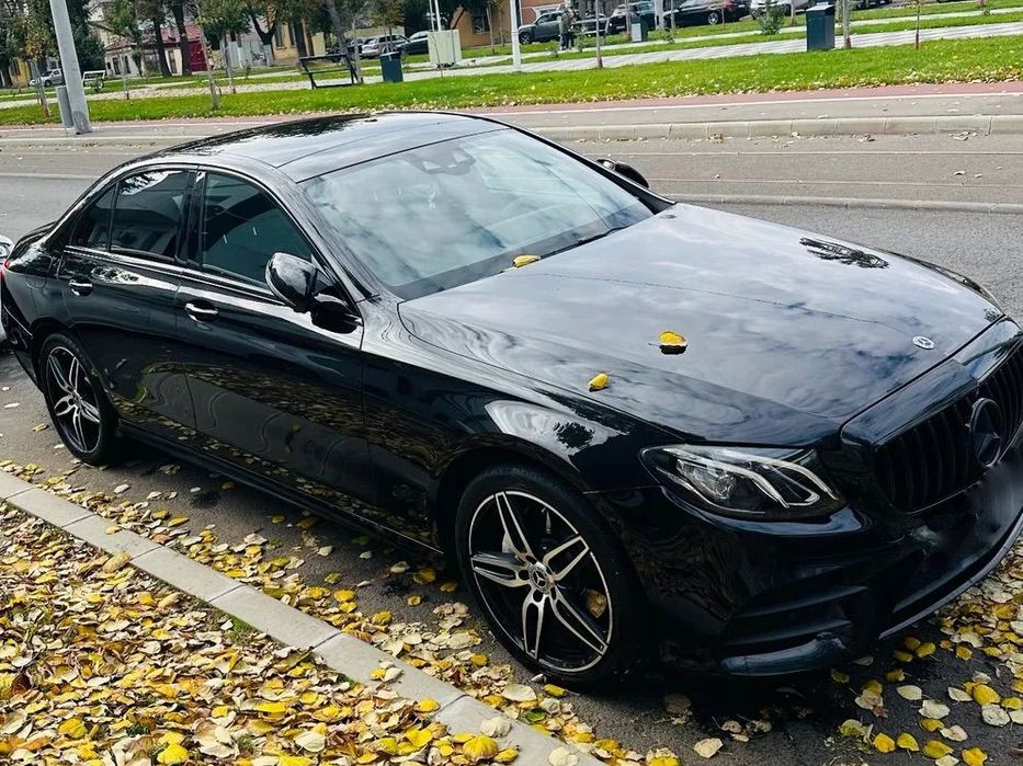 Mercedes-Benz E Mercedes-Benz E 220d AMG Line