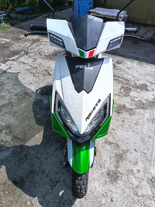 Продам скутер suuzim8
