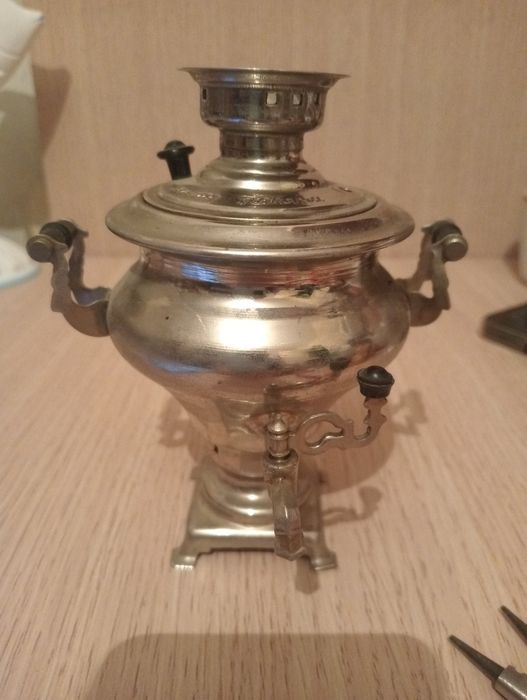 Продам сувенирный самовар