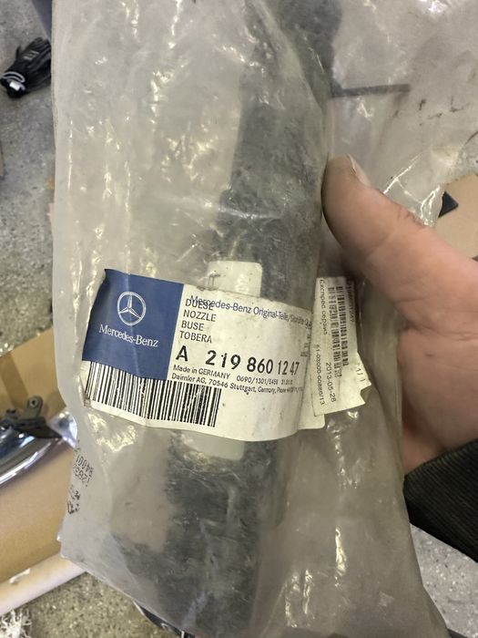 Mercedes W219 cls ОЕМ пръскалки за фарове Нови