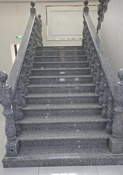 Гранит травертин мрамор перила тумбы балясины