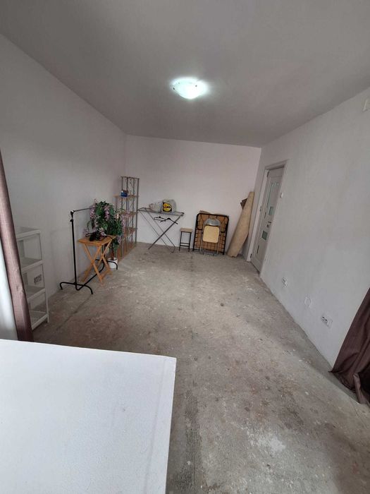 Vând garsoniera zona TRAIAN