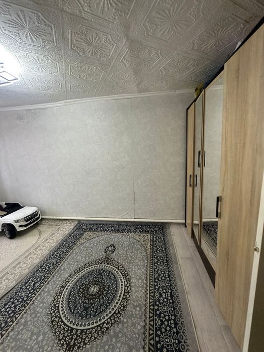 2 бөлмелі үй жақсы,жарық,жылы.