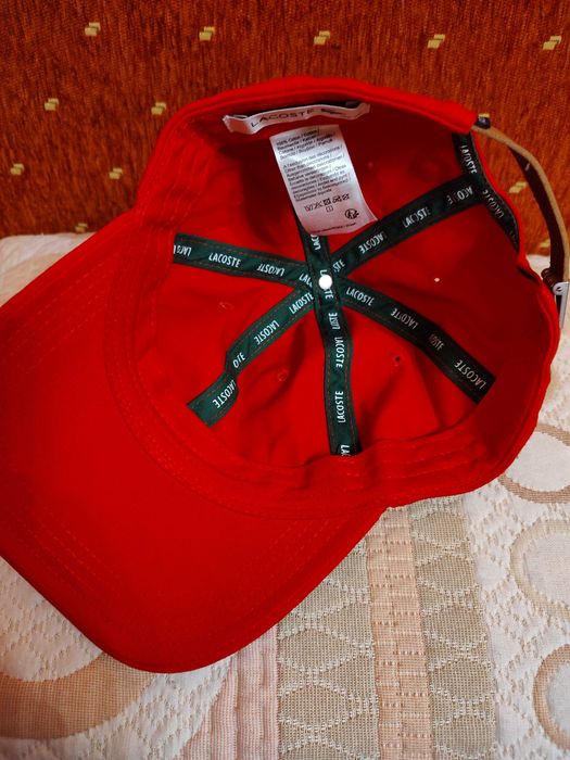Lacoste- нова шапка