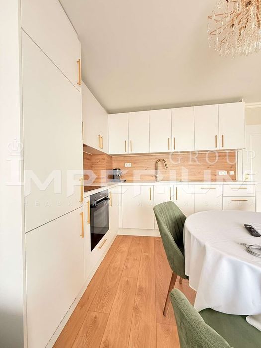 Двустаен апартамент с ПАРКОМЯСТО под наем в района на Виница, гр. Вар