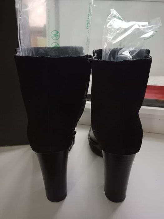 Продам полусапожки женские