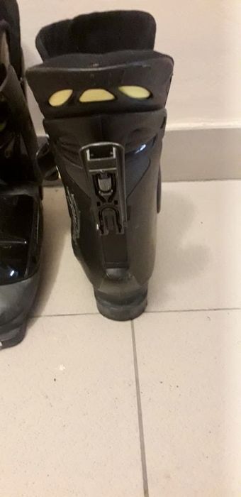 Продам ботинки лыжные