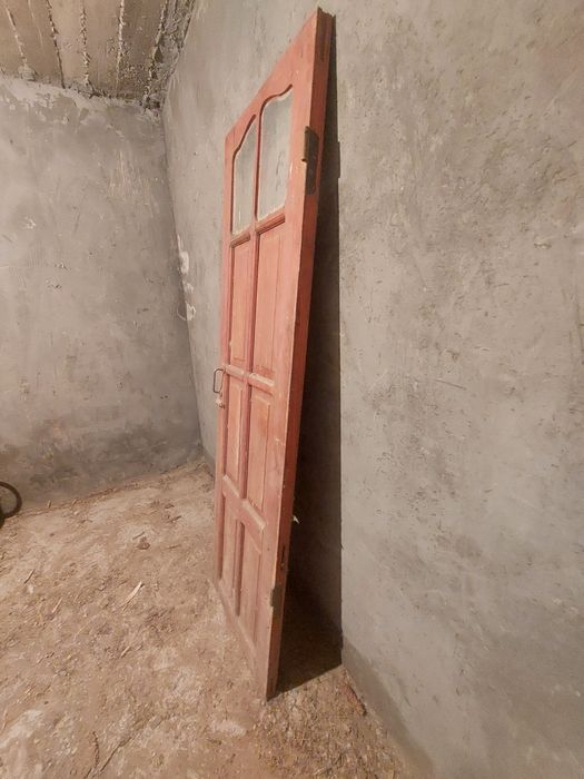 Продам деревянный дверь