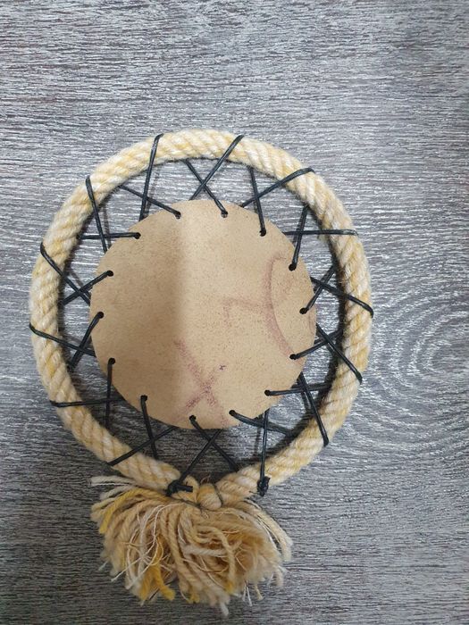 Поделка из кожи с сюжетом