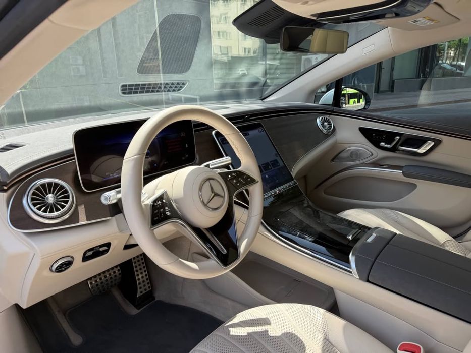 Mercedes Benz Eqs 450+