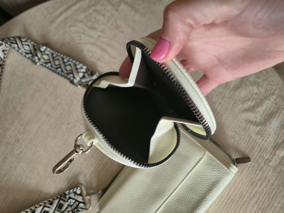 Бяла чанта тип портфейл